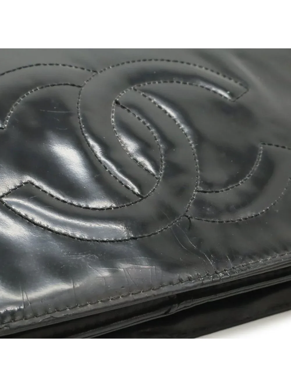 Chanel CC Logo Chain Wallet Shoulder Bag Pochette Crossbody Enamel Patent